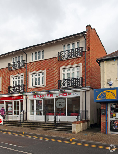 205 High St, Crowthorne à louer - Photo principale – Image 1 sur 6