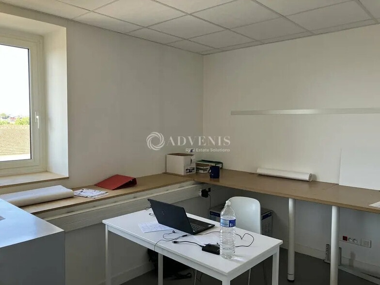 Bureau dans Bourges à louer - Photo de l’immeuble – Image 3 sur 3