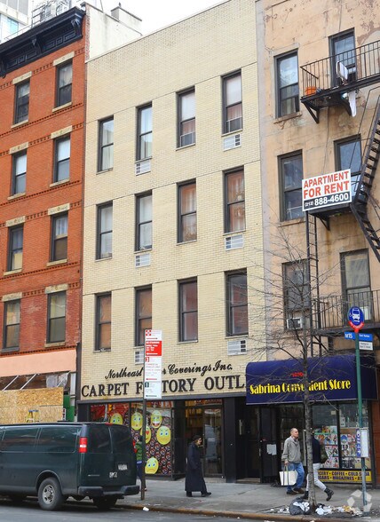 1492 1st Ave, New York, NY à vendre - Photo principale – Image 2 sur 3