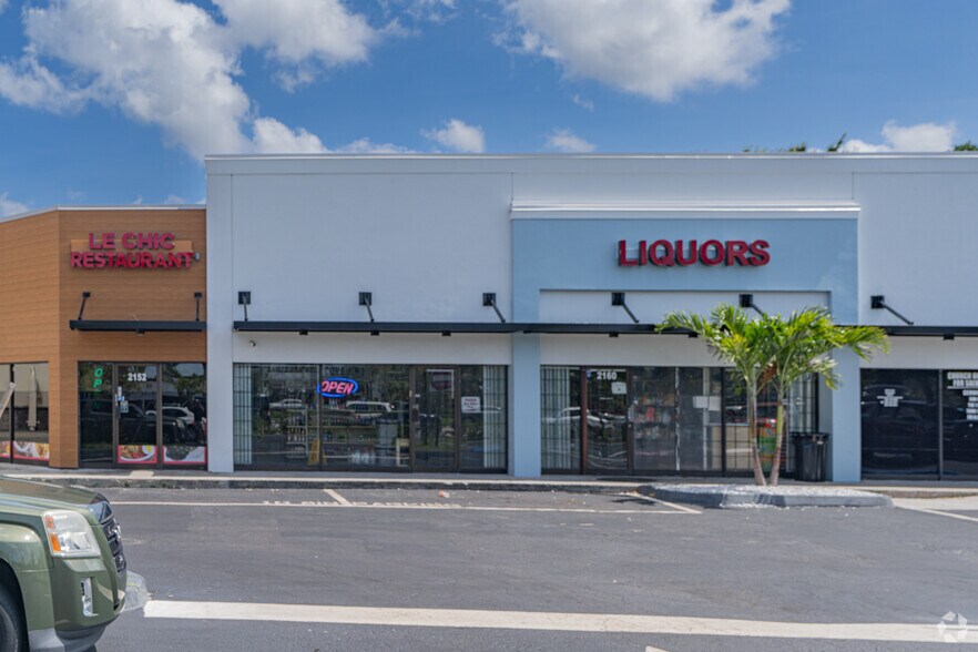 2152-2192 W Oakland Park Blvd, Oakland Park, FL à louer - Photo de l’immeuble – Image 3 sur 3