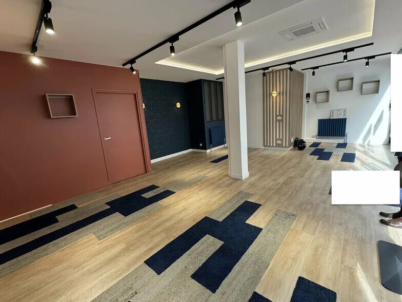 Local commercial dans Levallois-Perret à louer - Photo de l’immeuble – Image 3 sur 6