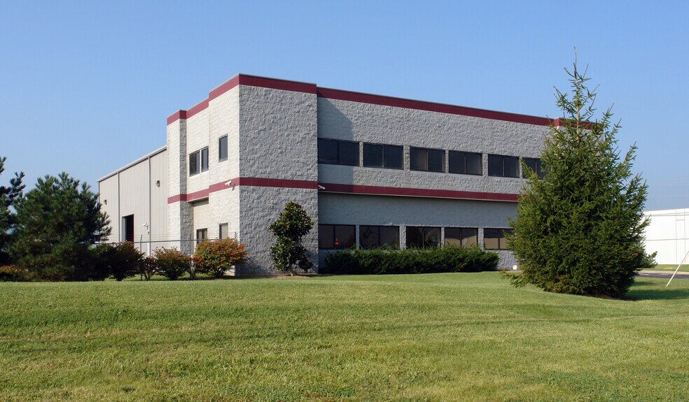 7012 Trade Port Dr, Louisville, KY à louer - Photo de l’immeuble – Image 2 sur 4