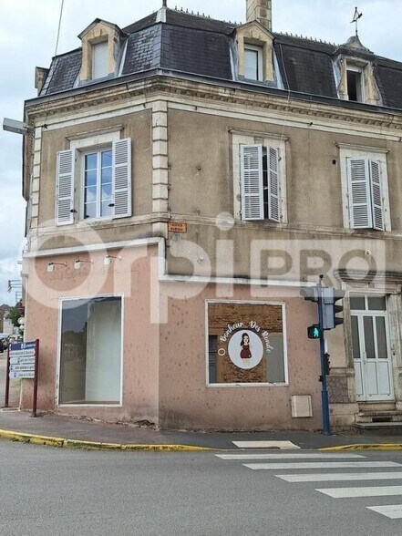 Local commercial dans Saint-Yrieix-la-Perche à louer - Photo de l’immeuble – Image 1 sur 5