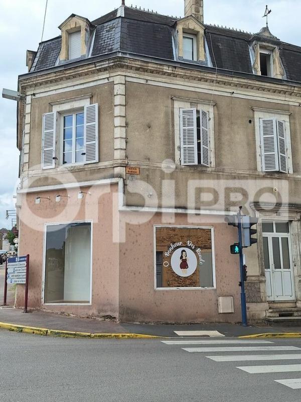 Local commercial dans Saint-Yrieix-la-Perche à louer Photo de l’immeuble– Image 1 sur 6