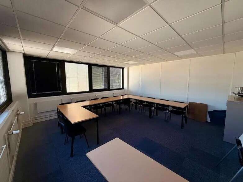 Bureau dans Évry-Courcouronnes à louer - Photo intérieure – Image 3 sur 7