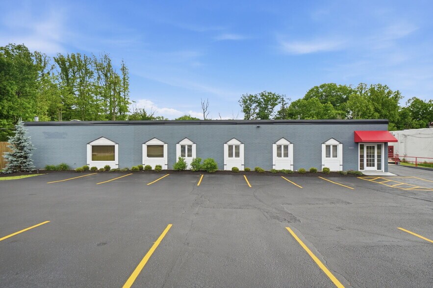 16821 Park Circle Dr, Chagrin Falls, OH à vendre - Photo de l’immeuble – Image 2 sur 33