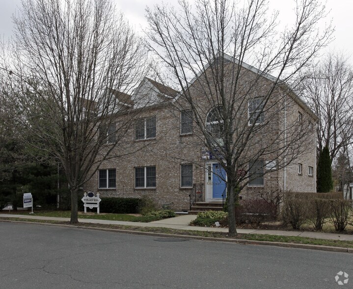 20 Harrison Ave, Waldwick, NJ à louer - Photo de l’immeuble – Image 2 sur 3