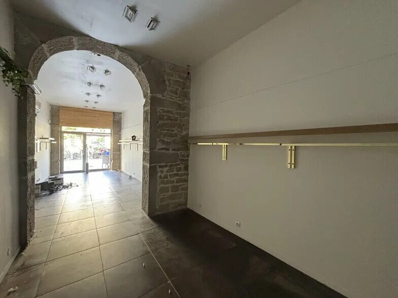 Local commercial dans Lyon à louer - Photo de l’immeuble – Image 3 sur 8