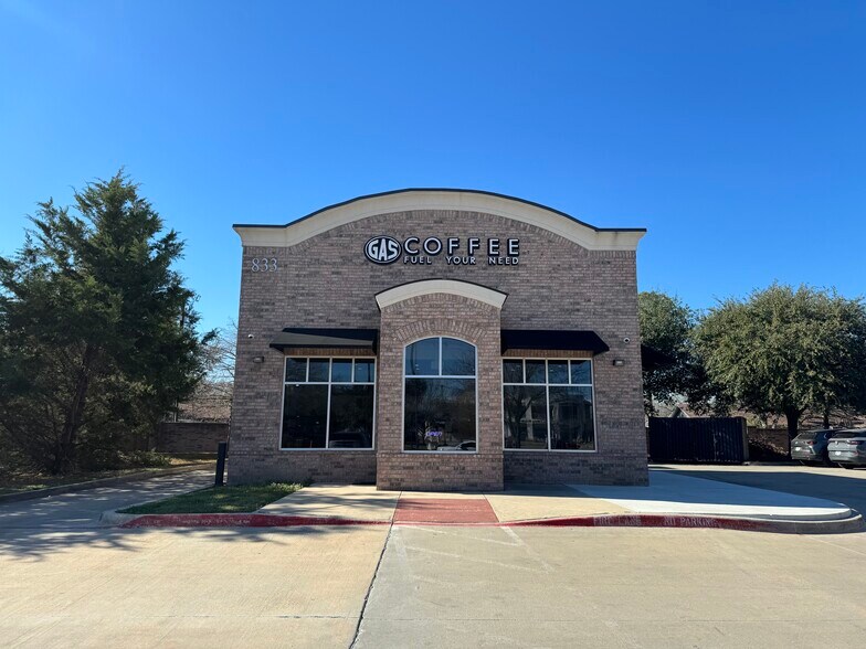 833 S Denton Tap Rd, Coppell, TX à louer - Photo de l’immeuble – Image 3 sur 10