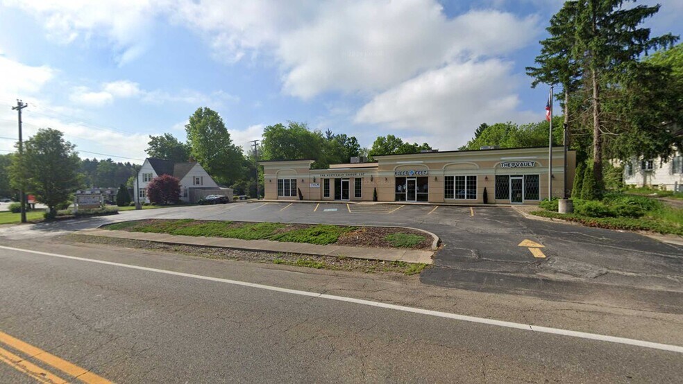 114 E Aurora Rd, Northfield, OH à vendre - Photo de l’immeuble – Image 2 sur 9