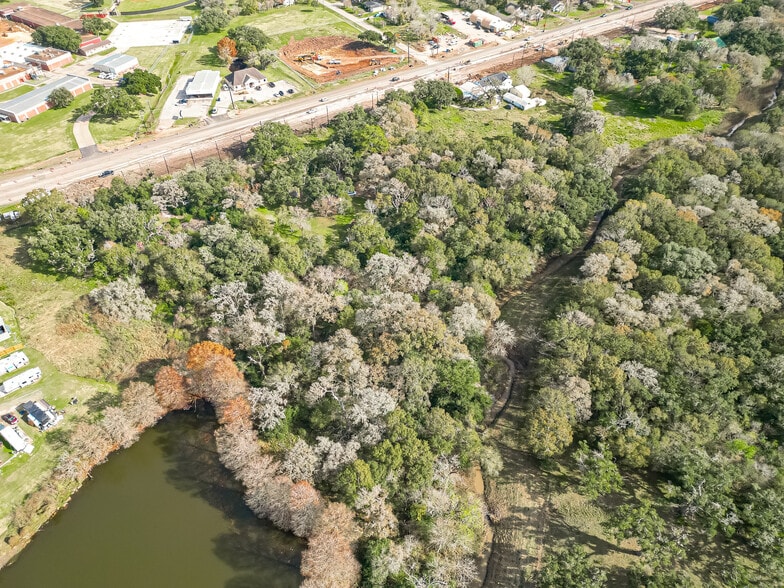 910 S Columbia Dr, West Columbia, TX à vendre - Photo principale – Image 2 sur 21