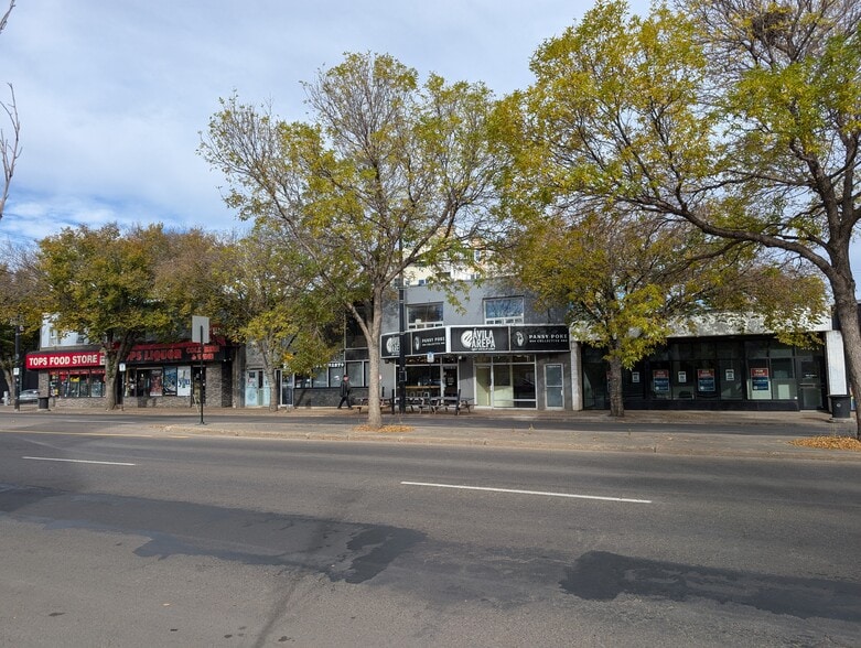 10760 82nd Ave NW, Edmonton, AB à vendre - Photo de l’immeuble – Image 2 sur 3