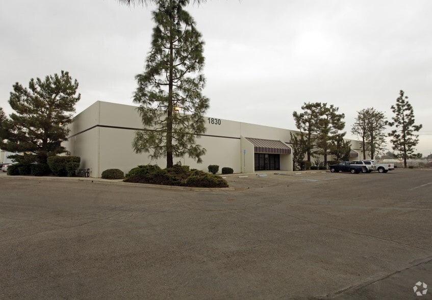 1830-1832 Norris Rd, Bakersfield, CA à louer - Photo principale – Image 1 sur 6