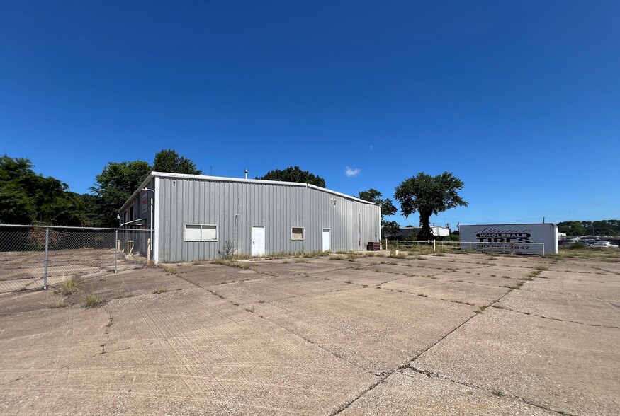 2300 US-259 BUS, Kilgore, TX à louer - Photo de l’immeuble – Image 3 sur 28