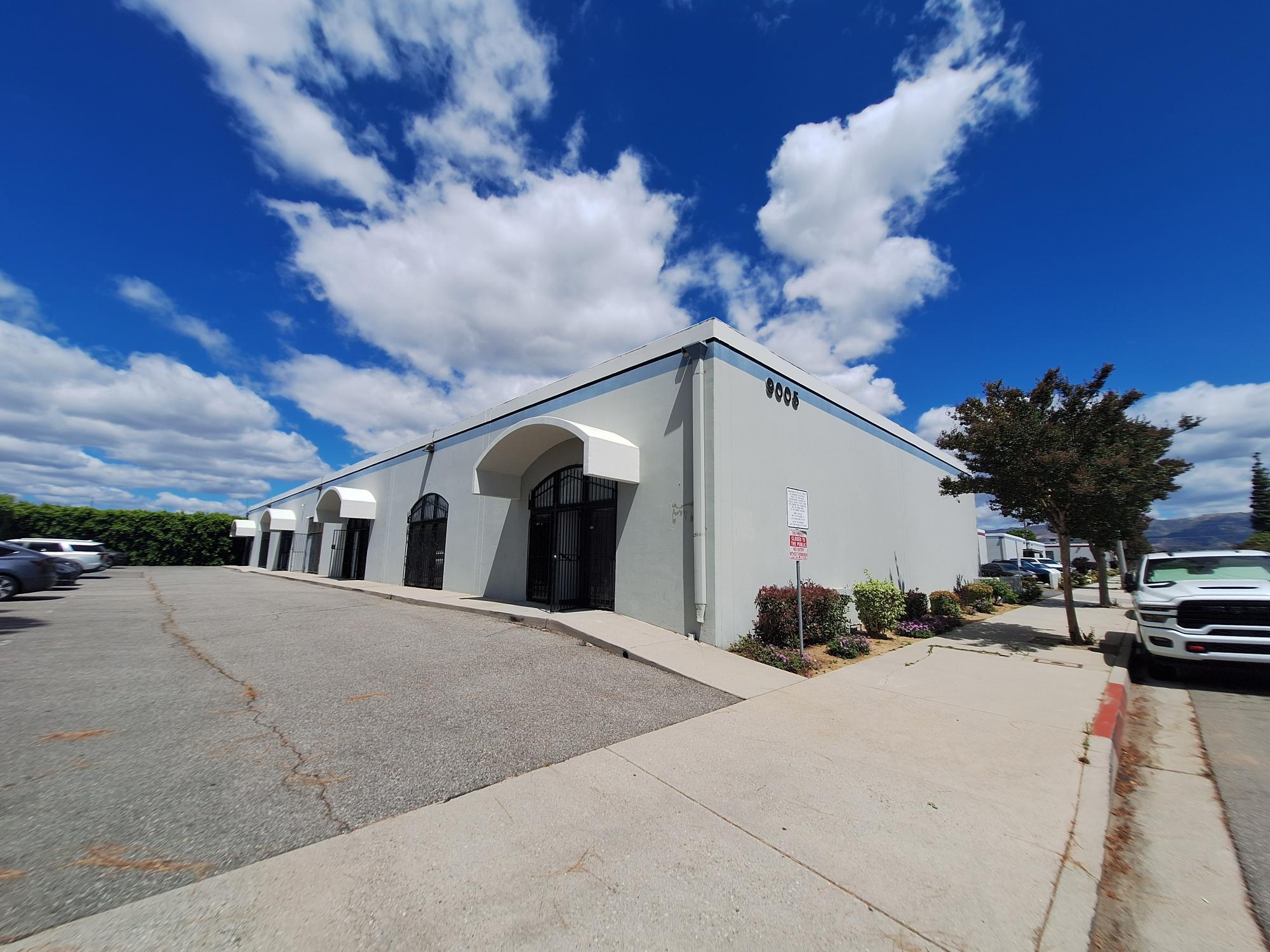 9025 Eton Ave, Canoga Park, CA à louer Photo intérieure– Image 1 sur 8