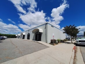 9025 Eton Ave, Canoga Park, CA à louer Photo intérieure– Image 1 sur 8