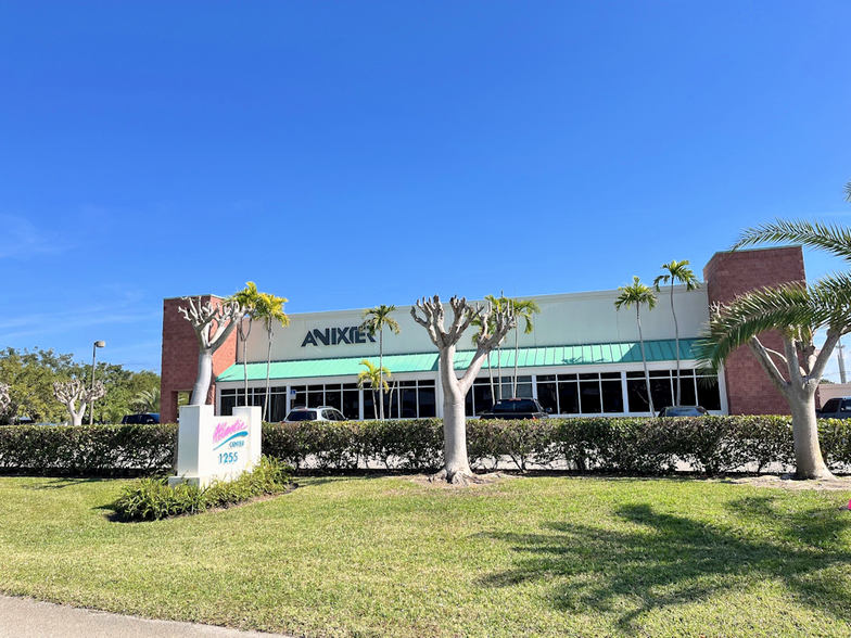 1255 NW 17th Ave, Delray Beach, FL à louer - Photo principale – Image 1 sur 6