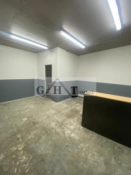Industriel/Logistique dans Gagny à louer - Photo de l’immeuble – Image 3 sur 4