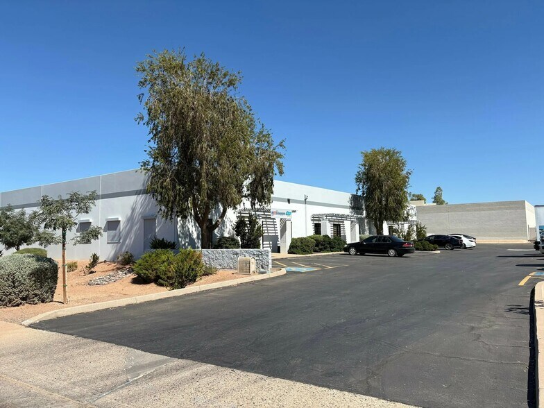 757 N Golden Key St, Gilbert, AZ à louer - Photo de l’immeuble – Image 3 sur 4