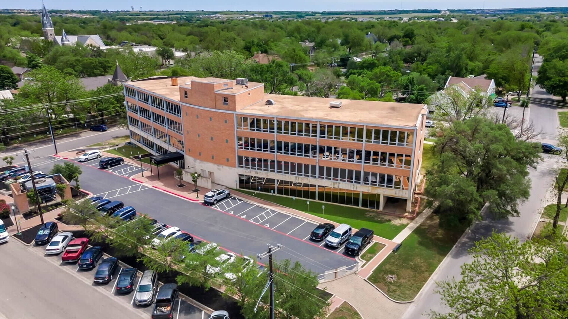 205 E University Ave, Georgetown, TX à louer Photo de l’immeuble– Image 1 sur 28