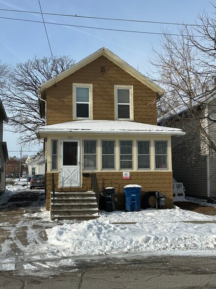 817 Cherry St, Oshkosh, WI à vendre - Photo de l’immeuble – Image 2 sur 18