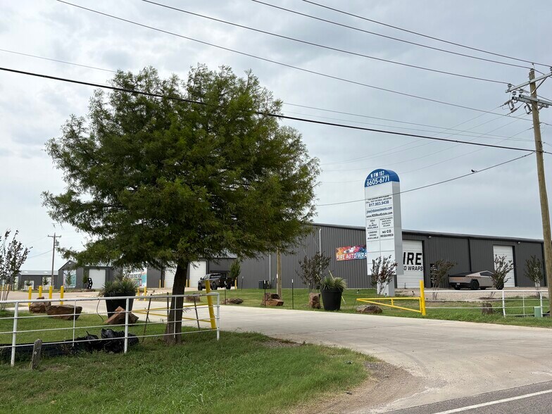 6751 N FM 157, Venus, TX à louer - Photo de l’immeuble – Image 3 sur 19