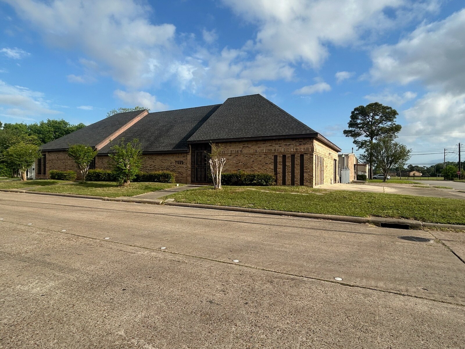 7555 Morley St, Houston, TX à vendre Photo de l’immeuble– Image 1 sur 16