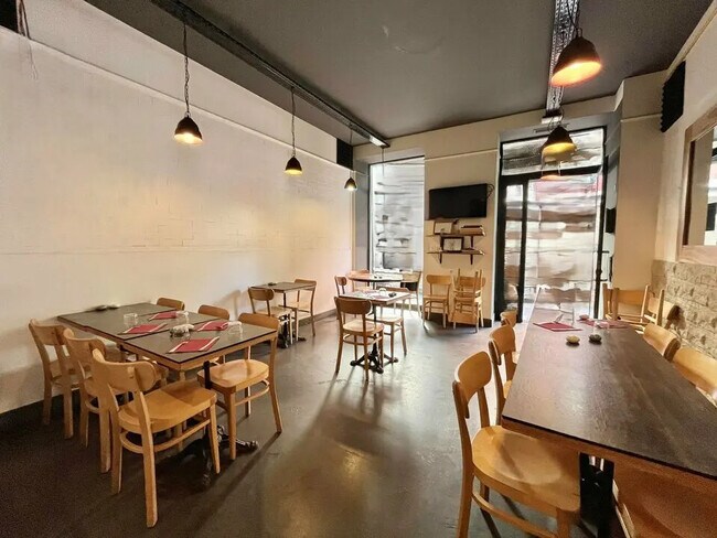 Plus de détails pour Local commercial à vendre