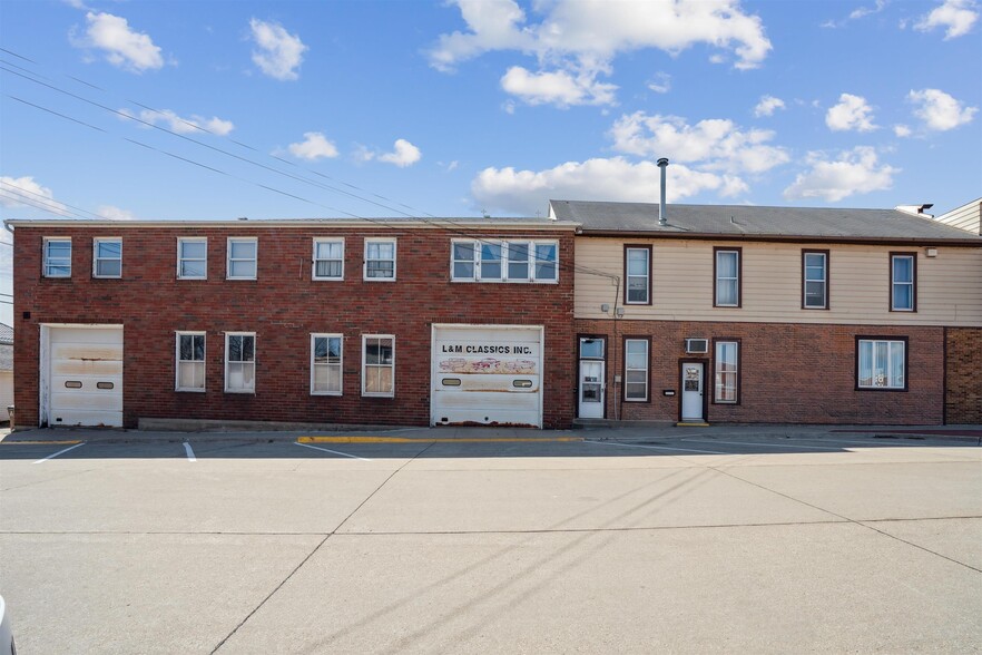 101 1st E ave, Dyersville, IA à vendre - Photo de l’immeuble – Image 3 sur 10