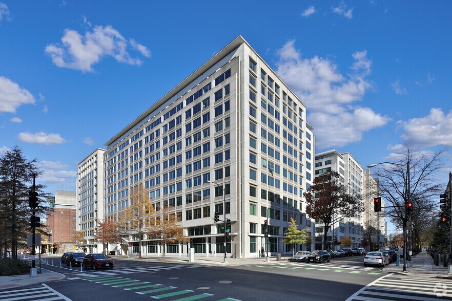 355 E St SW, Washington, DC à louer - Photo de l’immeuble – Image 2 sur 8