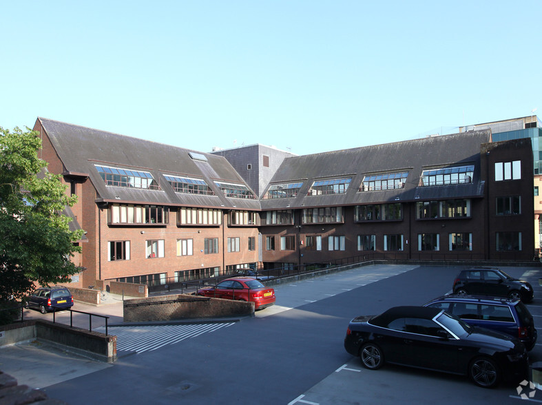 57-65 Station Rd, Redhill à louer - Photo de l’immeuble – Image 3 sur 10