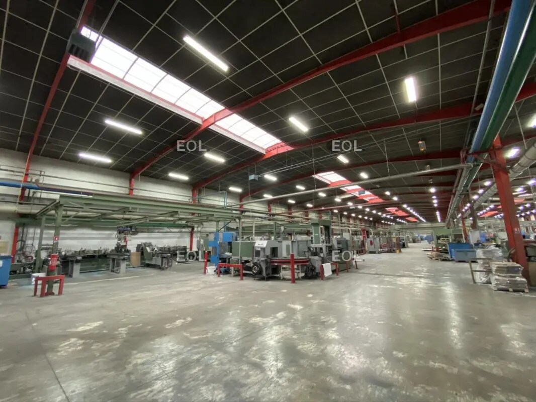 Industriel/Logistique dans Morangis à louer Photo de l’immeuble– Image 1 sur 7