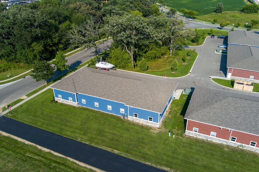 4337 Duraform Ln, Windsor, WI à vendre - Photo de l’immeuble – Image 3 sur 7