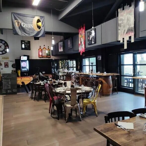 Local commercial dans Carquefou à vendre - Photo de l’immeuble – Image 3 sur 5