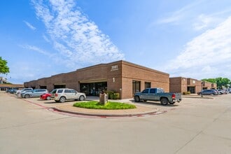 1313 Valwood Pky, Carrollton, TX à louer Photo intérieure– Image 1 sur 1