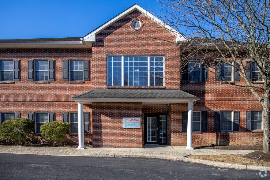 630 Fitzwatertown Rd, Willow Grove, PA à louer - Photo de l’immeuble – Image 3 sur 5