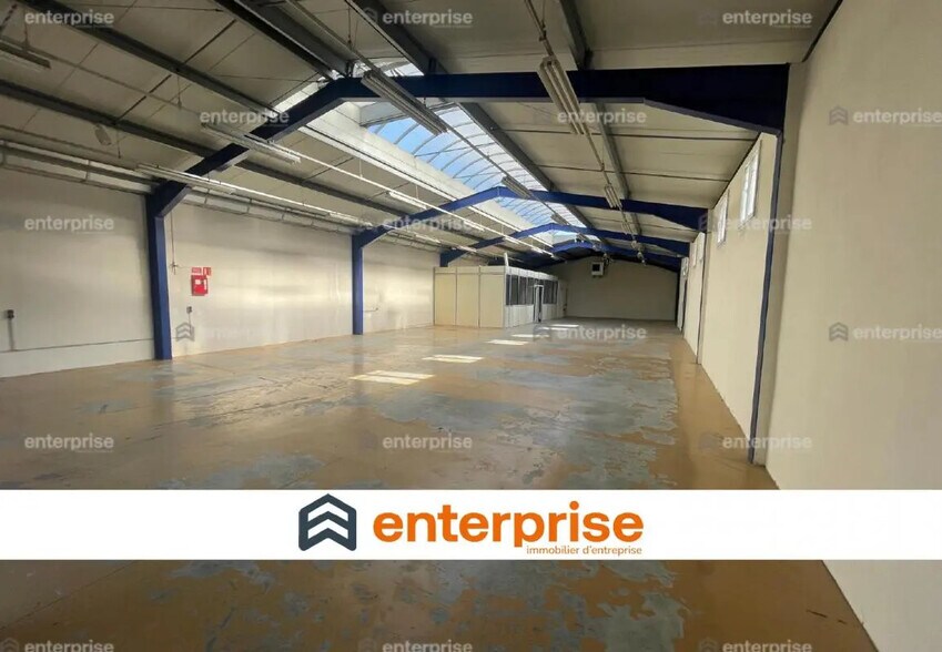 Local commercial dans Saint-Quentin à louer - Photo intérieure – Image 1 sur 5