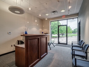 1308 Commerce Dr, Norman, OK à louer Photo de l’immeuble– Image 1 sur 32