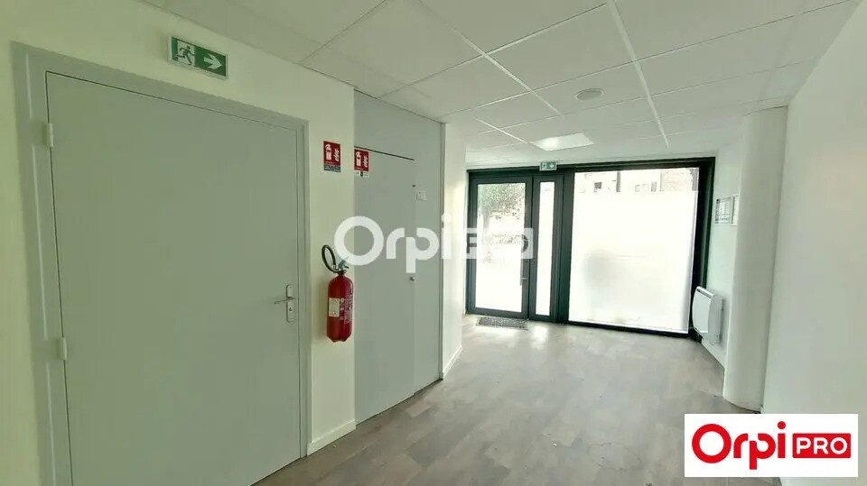Local d’activités dans Lille à louer - Photo de l’immeuble – Image 2 sur 8