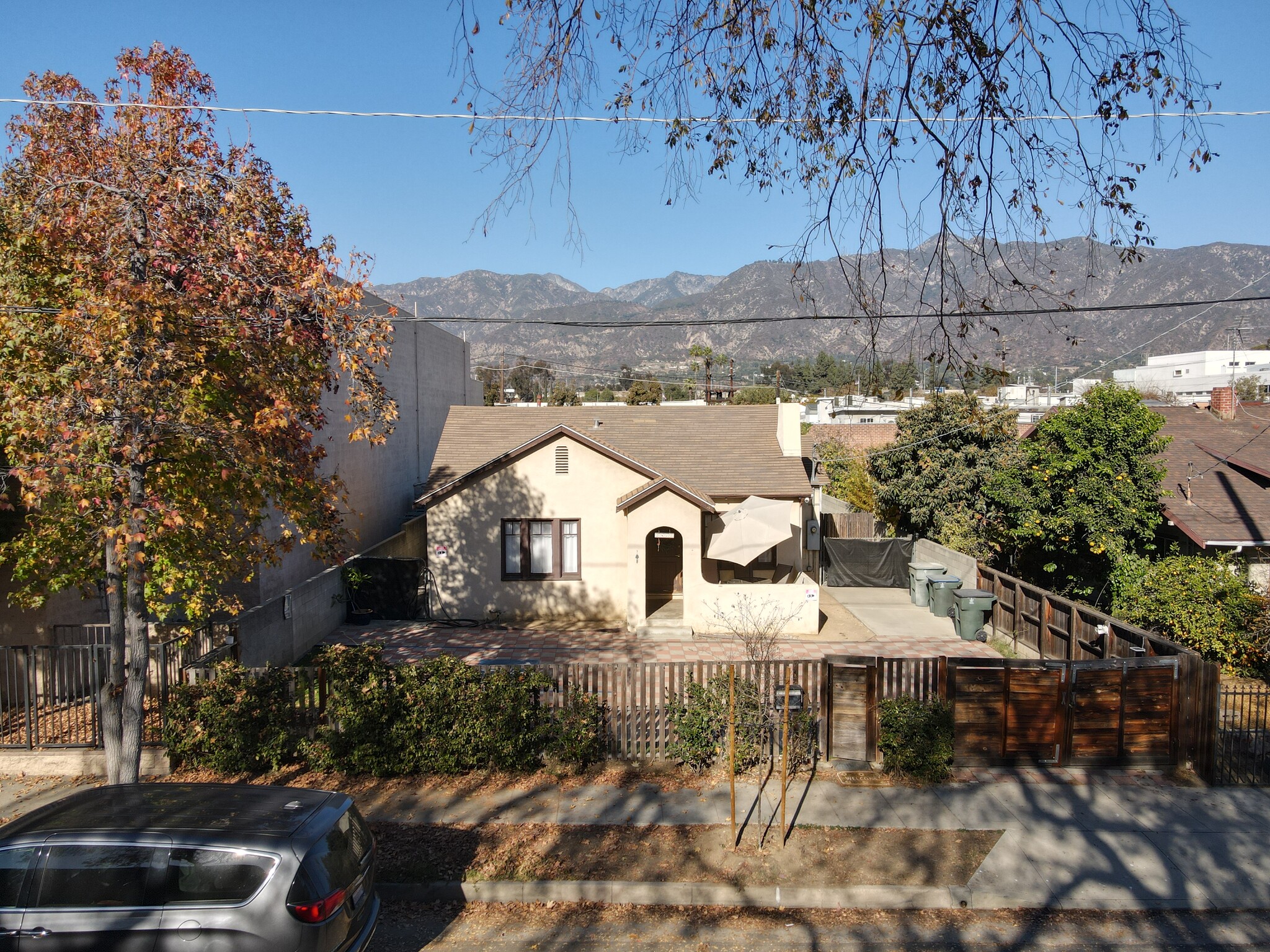 2877 Nina St, Pasadena, CA à vendre Photo de l’immeuble– Image 1 sur 15