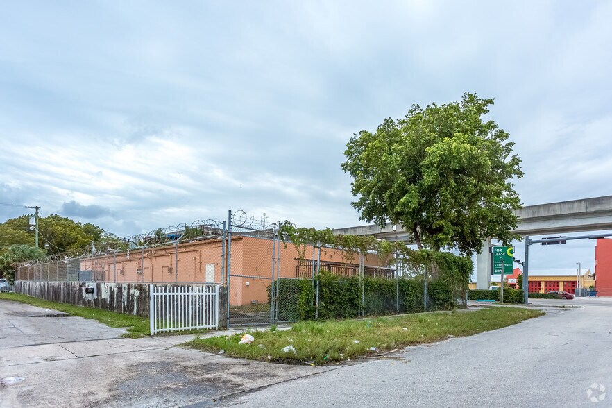 6401-6411 NW 27th Ave, Miami, FL à louer - Photo de l’immeuble – Image 3 sur 13