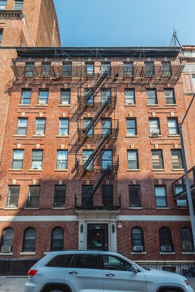 245 E 30th St, New York, NY à vendre - Photo de l’immeuble – Image 1 sur 29