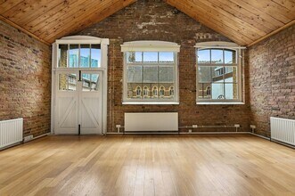 77 Leonard St, Londres à louer Photo intérieure– Image 1 sur 3