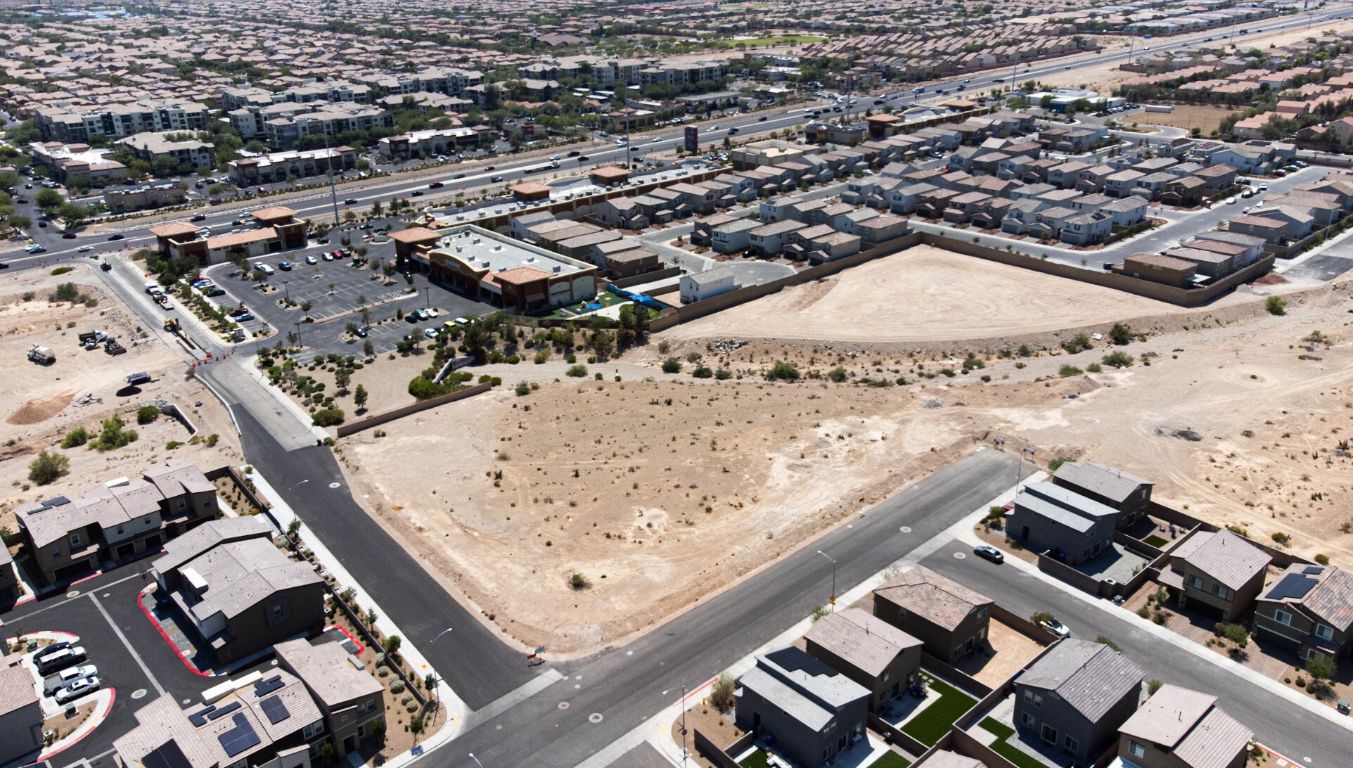 Agate and Warbonnet, Las Vegas, NV à vendre Autre– Image 1 sur 4