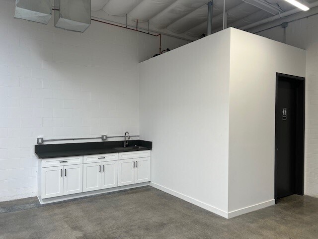5900 Smiley Dr, Culver City, CA à louer - Photo de l’immeuble – Image 3 sur 6