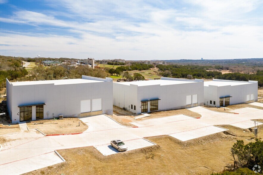 9417 Circle Dr, Austin, TX à louer - Photo de l’immeuble – Image 1 sur 6