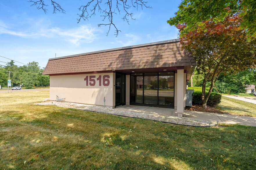 1516 Trimble Ave, Kalamazoo, MI à vendre - Photo de l’immeuble – Image 1 sur 47