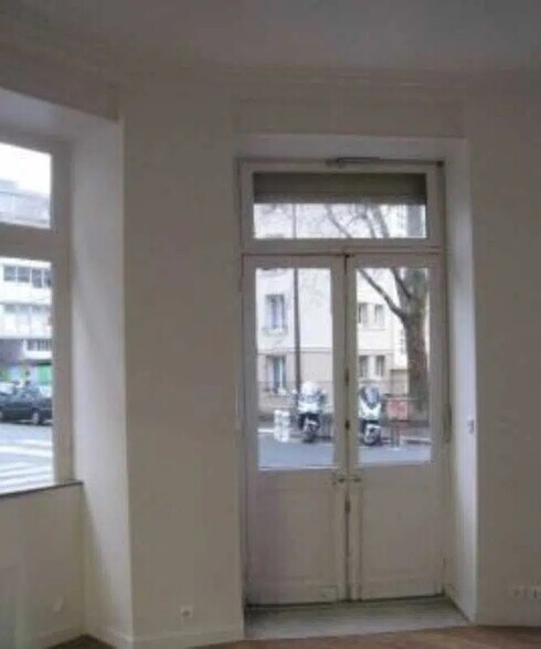 Local commercial dans Paris à louer - Photo de l’immeuble – Image 2 sur 12
