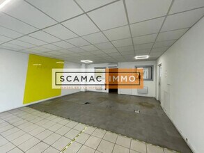 Bureau dans Ivry-sur-Seine à louer Photo de l’immeuble– Image 2 sur 4