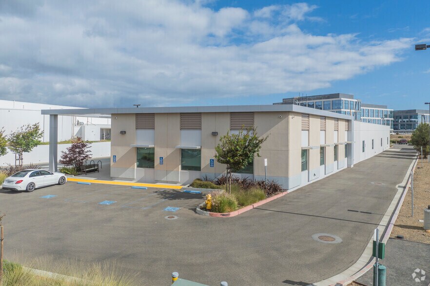 560 Eccles Ave, South San Francisco, CA à vendre - Photo de l’immeuble – Image 2 sur 10